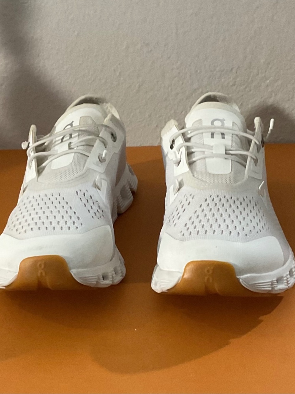 On Cloud Women’s Sneakers .